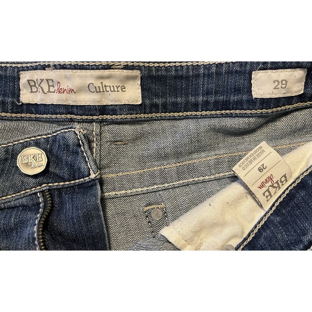 BKE Culture Denim Jean Shorts Blue 3.5” Inseam Women’s Size 29 See Measurements - Picture 5 of 10